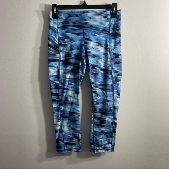 Lululemon Speed Up Crop - Picture 3 of 8